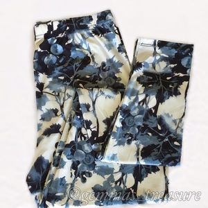 Blue Berry Buttery Soft Leggings ❤️